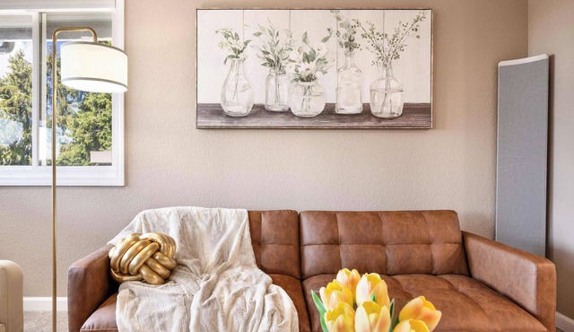 Modern 2BR/2BA Kirkland Home, Walk to Beach Park