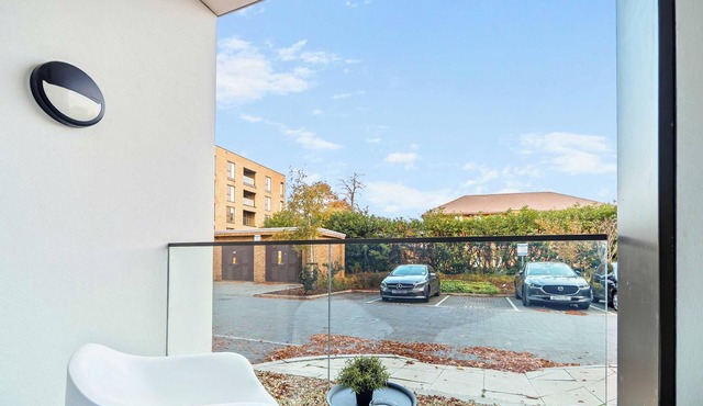 Modern 2BR Apartment w/Balcony, Parking, WiFi