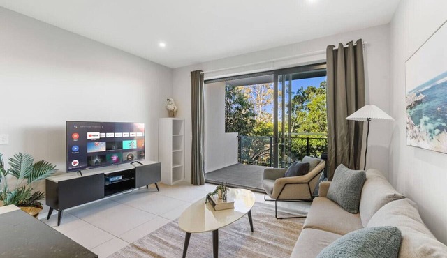 Modern 2BR Apartment Balcony & Central Convenience