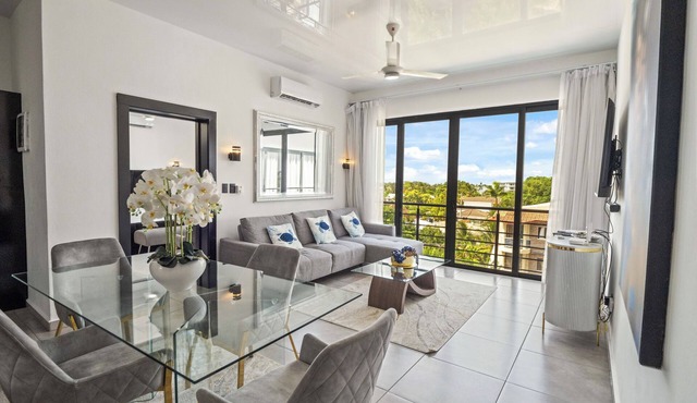 Modern 2BR at Rizz Suites Pool Access Walk to Beach 2 King Beds Sosua