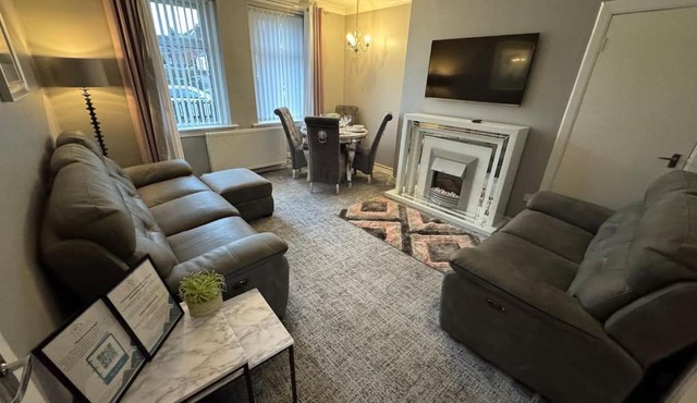 Modern 2BR Cottage Flat