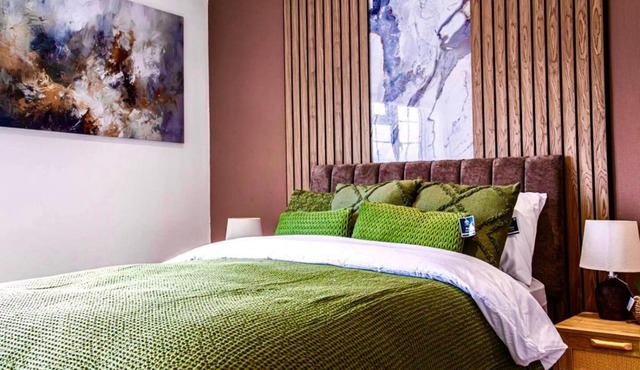 Modern 2BR Home for Families & Groups
