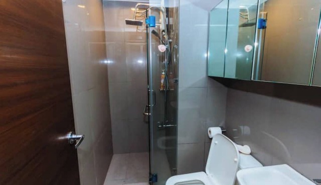 Modern 2BR Makati Condo Air Residences w/Pool, Gym, Parking, 300 MB Internet