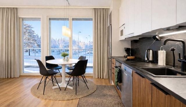 Modern 2BR near OYS hospital, sauna & free parking