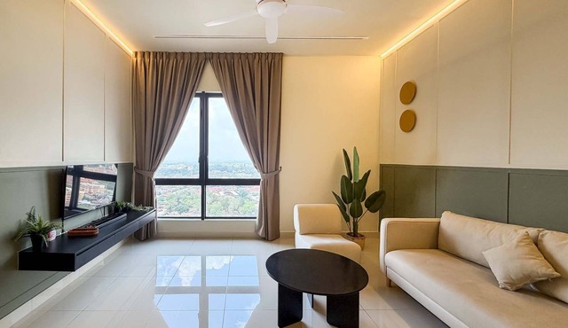 Modern 2BR Stay, Pool, Near Jonker St Melaka
