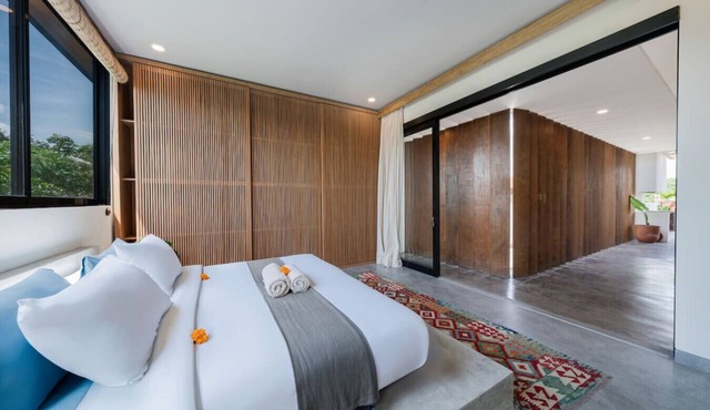 Modern 2BR Villa Rooftop & Pool