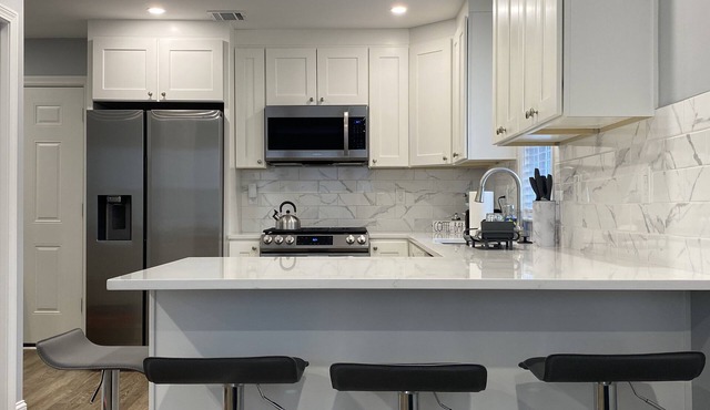 Modern 2br with W/D in unit, Parking, central air