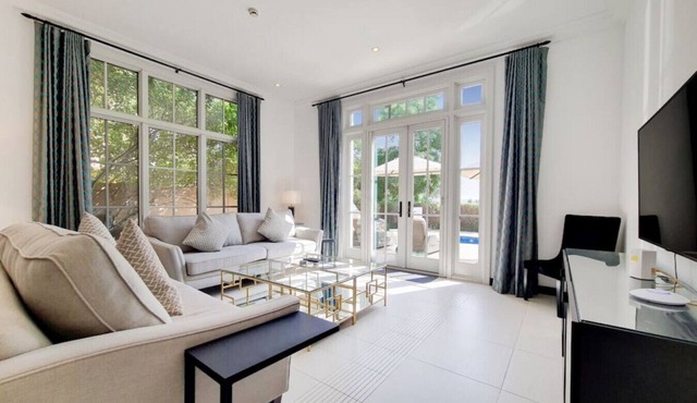 Modern 3 Bed Villa | Private Pool | Luxury Retreat I Whispering Pines