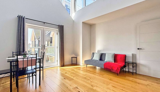 Modern 3 BDR Penthouse Duplex apartment