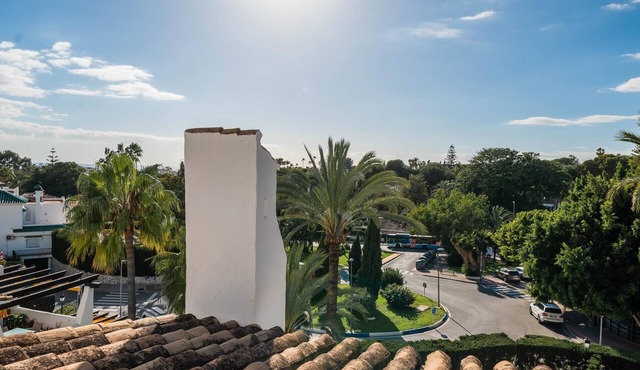 Modern 3 BDRM Apt w/Sea Views & Pool Newly Renovated