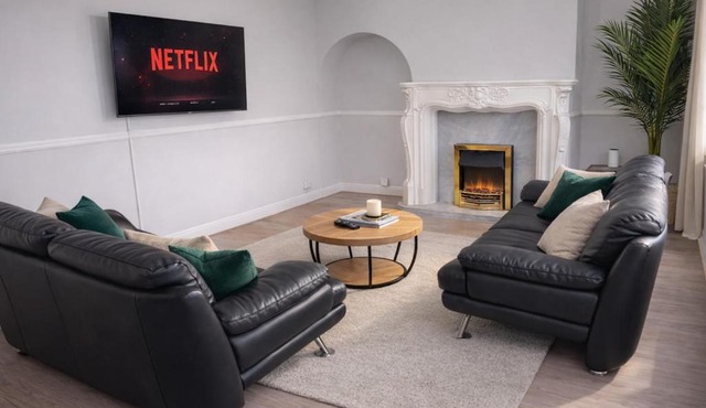 Modern 3 Bed Apartment Near Leeds Arena Free Parking