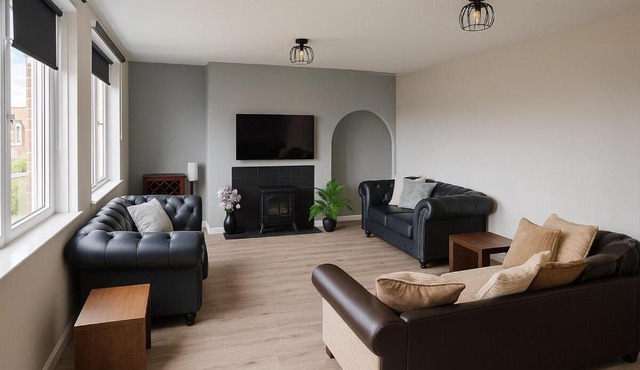 Modern 3 bed duplex apartment