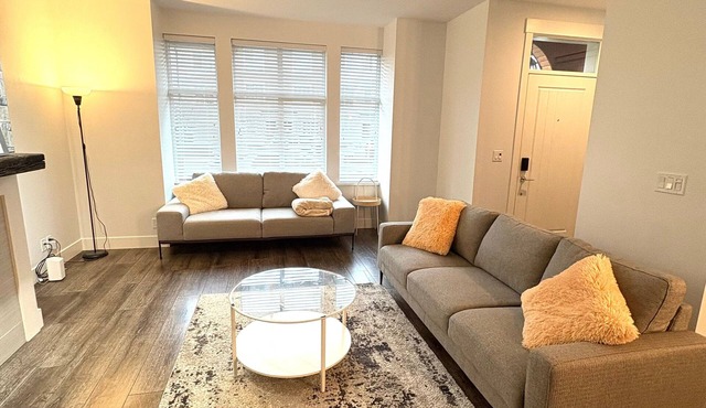 Modern 3 bedroom duplex home in Langley