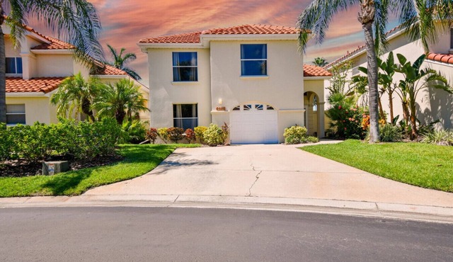 Modern 3-Bedroom Townhouse in Isla Del Sol