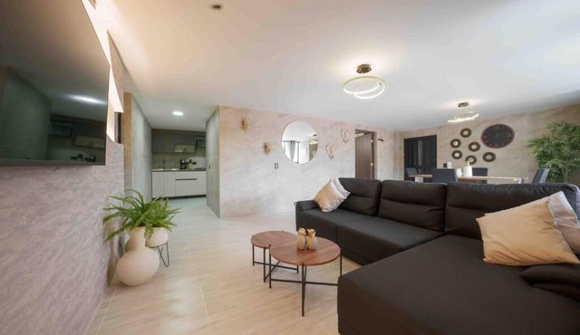 Modern 3 bedroom with Arcade Machine