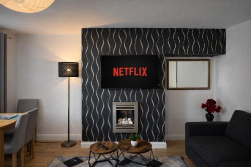 Modern 3 BR Bham HS2 Netflix Free Parking WIFI