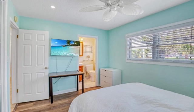Modern 3BR Beach House in St. Pete Walk to Sand + Fenced Yard