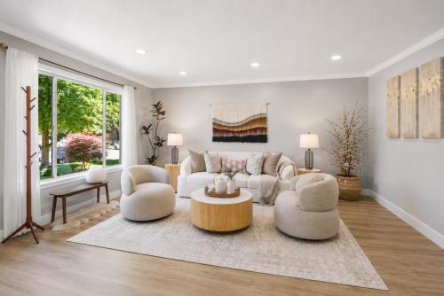 Modern 3BR Dublin - Office, Laundry & Private Yard