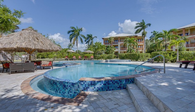 Modern 3BR OceanViewEscape: Pool-Beach-Pier Access