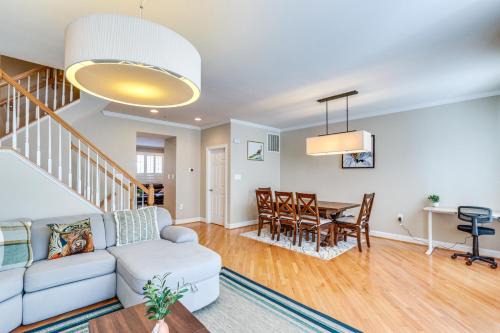 Modern 3BR Townhome | 3 Mi to Dulles & Reston TC