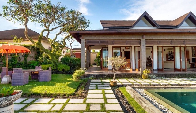 Modern 3BR Villa W/Pool Area & Garden, Bali Villa 2232