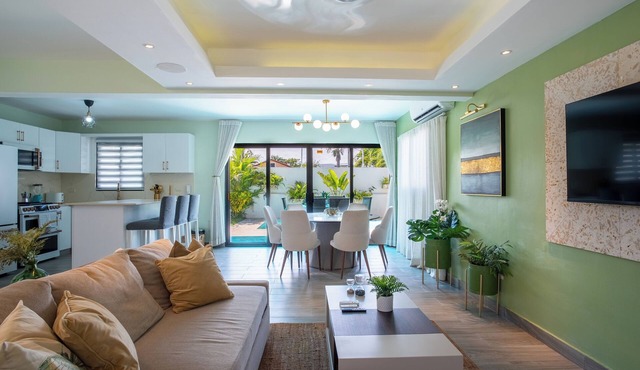 Modern 3BR Villa with Private Pool and BBQ, Near Downtown