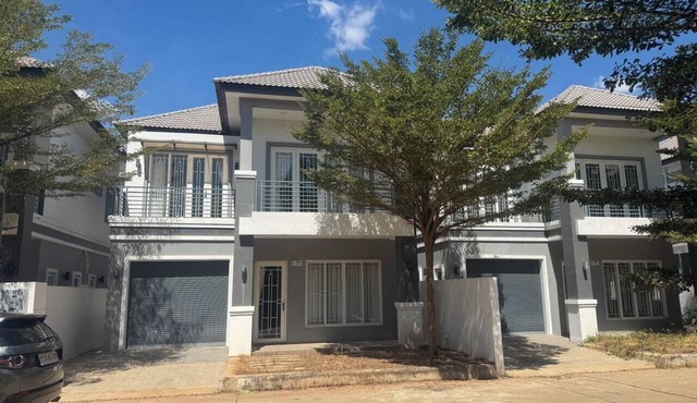 Modern 3BR Villa with Balcony in Quiet Area