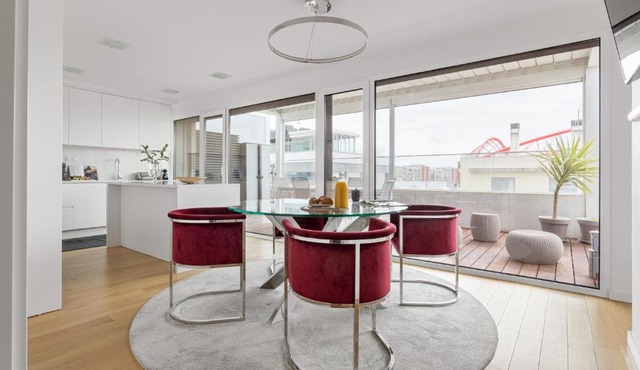 Modern 3BR with Terrace in Benfica by Host For Us