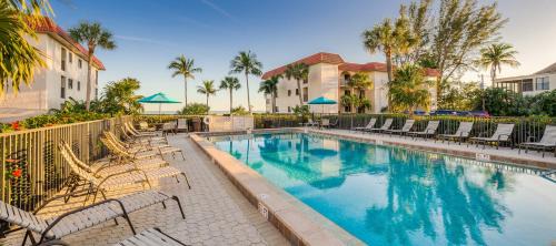 Modern 3rd story beachfront condo on Sanibel Island 2D3