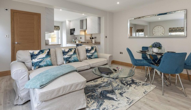 Modern 4-Bed, 4-Bath Home in Town Centre