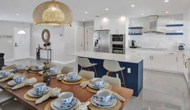 Modern 4 BR - Heated Pool - Game Room - Arcades- Kosher Option