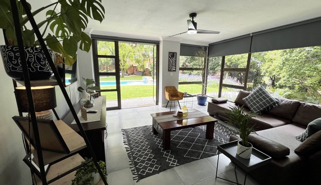 Modern 4 sleeper private suite and access to beautiful garden and swimming pool