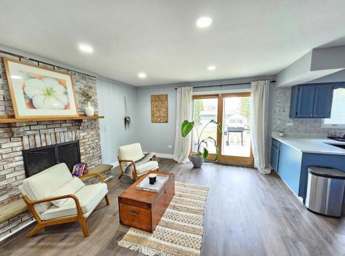 Modern 4BR Near Six Flags & Naval Base