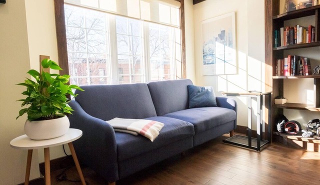 Modern 4BR Toronto Home | Record Player, Offices