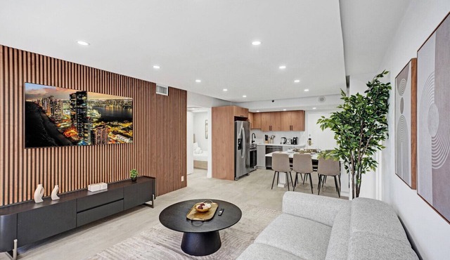 Modern 4BR with Ocean Views | Pools & Direct Beach Access