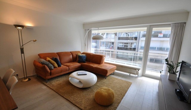 Modern 5th Floor Apartment