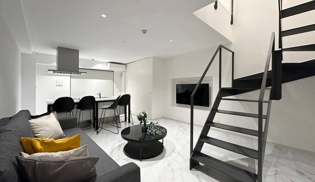 Modern 6ppl Apt in Hiroshima | Breakfast Included