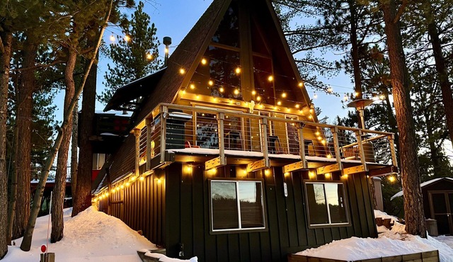 Modern A-Frame Cabin w/180 Degree Views!