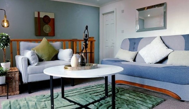 Modern accommodation perfect for couples, families, professionals, & solo guests