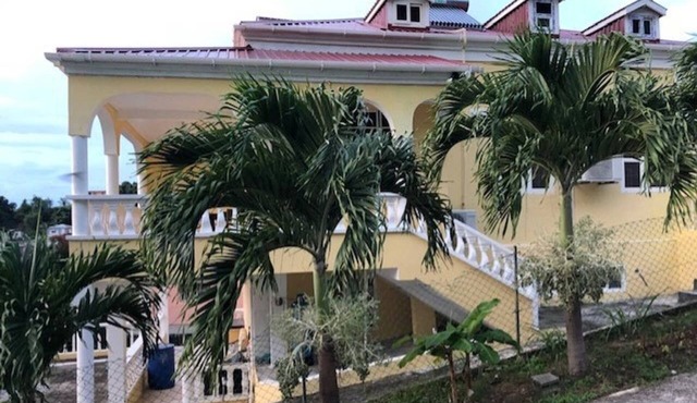 Modern Air Conditioned Home For Family and Adventure