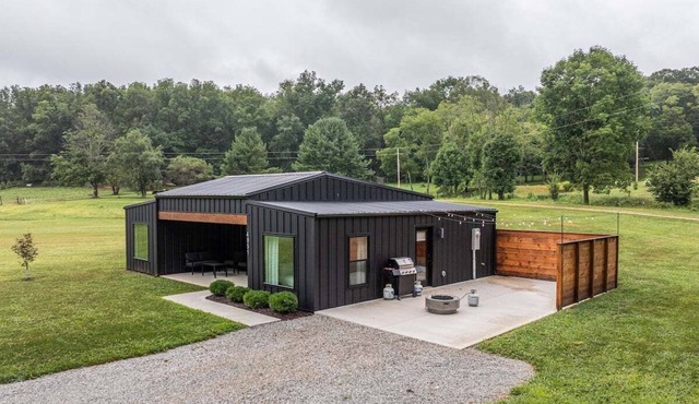 Modern Amish Country Retreat w/Hot Tub & Spa Bath