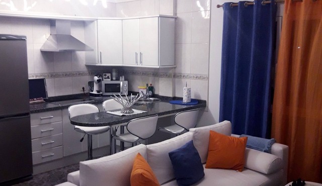 Modern and beautiful fully equipped house, wifi and television with Nexfli.