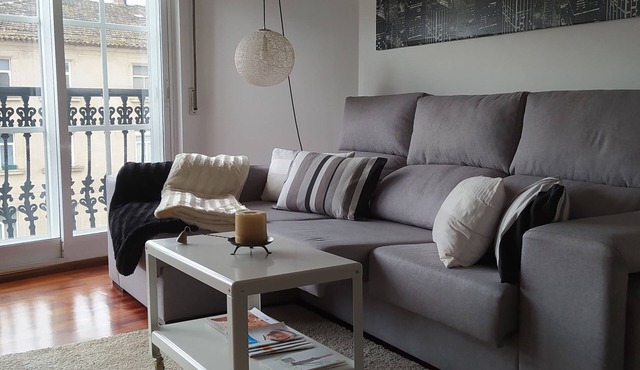 Modern and bright, 2 rooms, all comforts. Pontevedra city