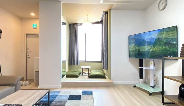 Modern and comfortable 2LDK guest rooms in the center of Shinjuku with convenient airport transportation.