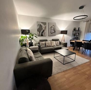 Modern and comfortable apartment ideal for 4 adults and a baby