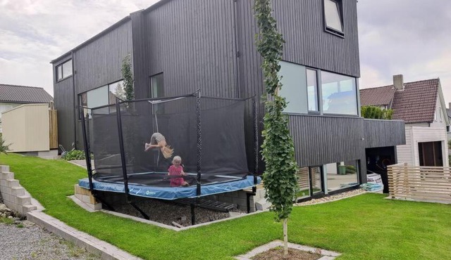 Modern and comfortable apartment in attractive neighborhood