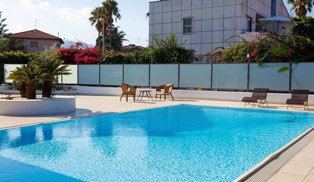 Modern and Comfortable Eco-Apartment with Communal Swimming Pool and Garden !
