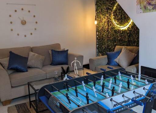 Modern and Comfy House, Sky sports, PS3