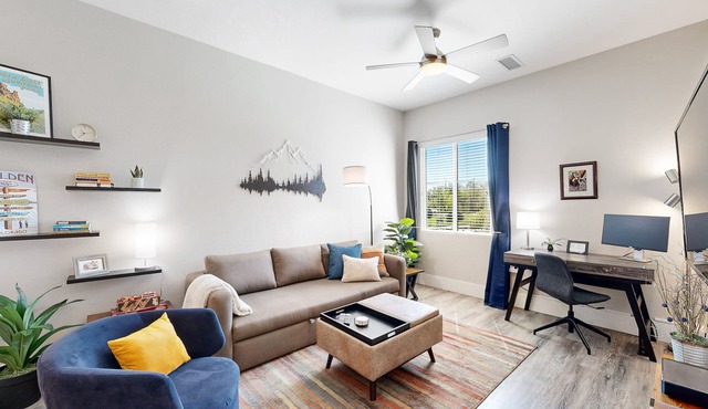 Modern and Cozy Near Downtown, Red Rocks, Hiking, CSM Boulder 30mins