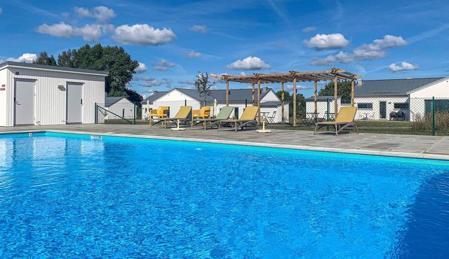 Modern and friendly semi-detached house with community pool in Vik.